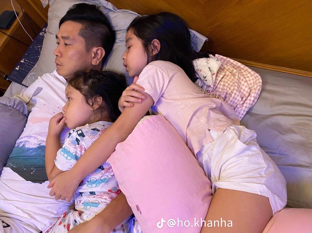 Con gái chia sẻ loạt tin nhắn với Hồ Hoài Anh, khẳng định 1 điều về bố- Ảnh 2. Con gái chia sẻ loạt tin nhắn với Hồ Hoài Anh, khẳng định 1 điều về bố- Ảnh 2.