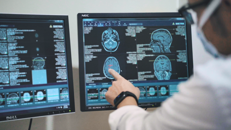 4 trường hợp cười quá nhiều có thể đe dọa tính mạng - từ vỡ túi phình động mạch đến ngạt thở - Ảnh 1. 4 trường hợp cười quá nhiều có thể đe dọa tính mạng - từ vỡ túi phình động mạch đến ngạt thở - Ảnh 1.