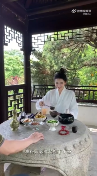 Phú bà tuổi 30 triệu người mơ ước: Xài thẻ đen, ở biệt phủ 1.200m2, khéo thế này bảo sao chồng chẳng chiều!- Ảnh 10. Phú bà tuổi 30 triệu người mơ ước: Xài thẻ đen, ở biệt phủ 1.200m2, khéo thế này bảo sao chồng chẳng chiều!- Ảnh 10.