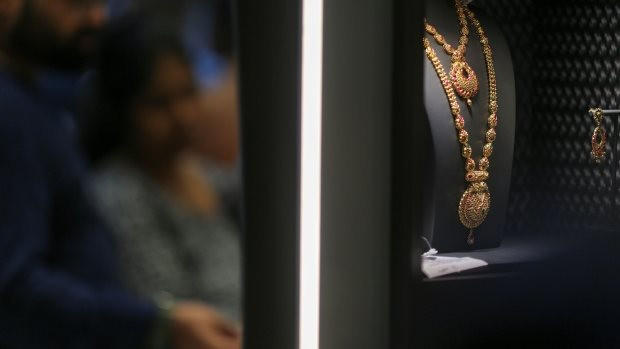 Mùa cưới tỷ đô: Thỏi ‘nam châm hút tiền’ ở một quốc gia châu Á, hàng trăm tấn vàng trở thành sính lễ - Ảnh 2.