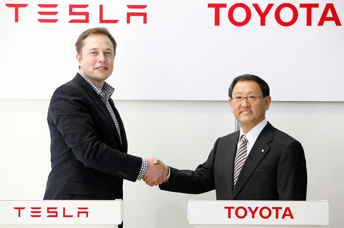 Đơn hàng nhiều, lợi nhuận cao, Toyota mỉm cười tận hưởng thành quả, khẳng định không cần e de trước Elon Musk - Ảnh 1.