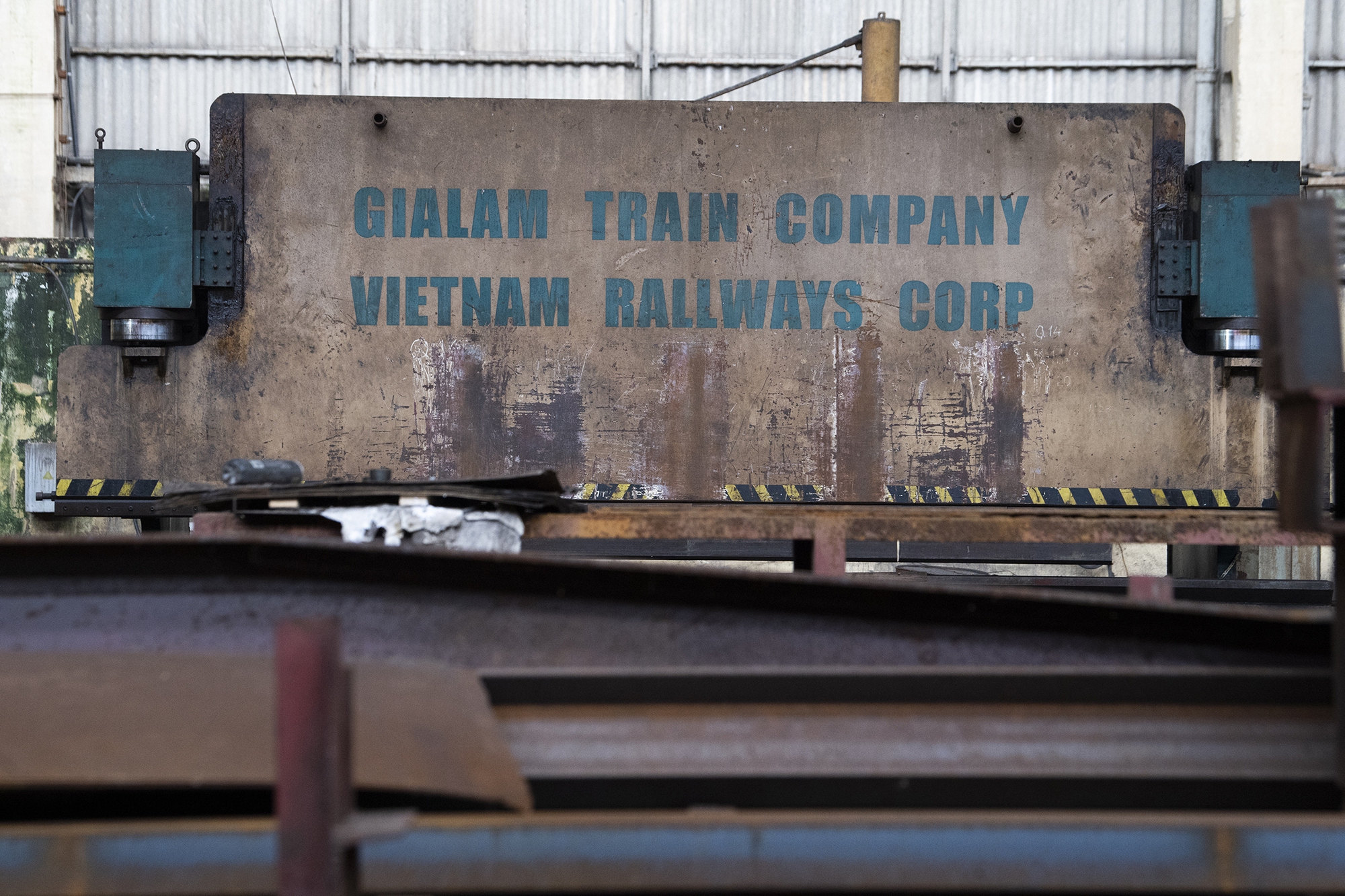 Hình ảnh khó tin ở nhà máy xe lửa lớn nhất Việt Nam: Tương lai bất định của 20 ha 'đất vàng' giữa Thủ đô - Ảnh 5.