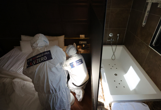 Hàn Quốc giữa "đại dịch rệp hút máu": Công ty diệt rệp 300 địa điểm/tháng, có nơi phát hiện hàng trăm con rệp sống- Ảnh 2. Hàn Quốc giữa "đại dịch rệp hút máu": Công ty diệt rệp 300 địa điểm/tháng, có nơi phát hiện hàng trăm con rệp sống- Ảnh 2.