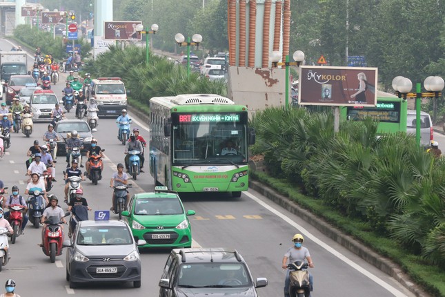 Có 'khai tử' tuyến buýt BRT ở Hà Nội? - Ảnh 1.