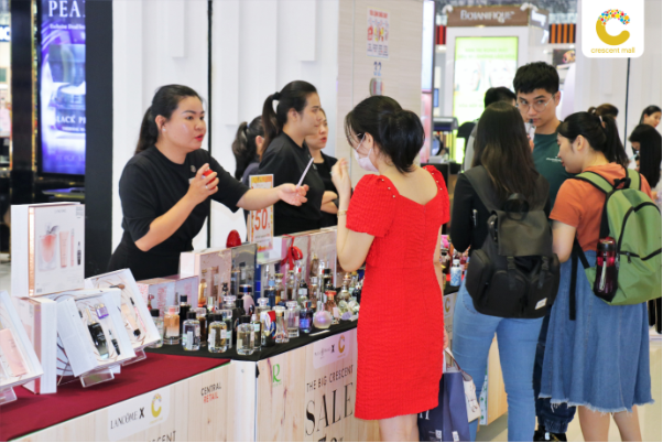 Black Friday săn sale đến 12 giờ đêm, các tín đồ mua sắm sẽ sắm gì? - Ảnh 4. Black Friday săn sale đến 12 giờ đêm, các tín đồ mua sắm sẽ sắm gì? - Ảnh 4.