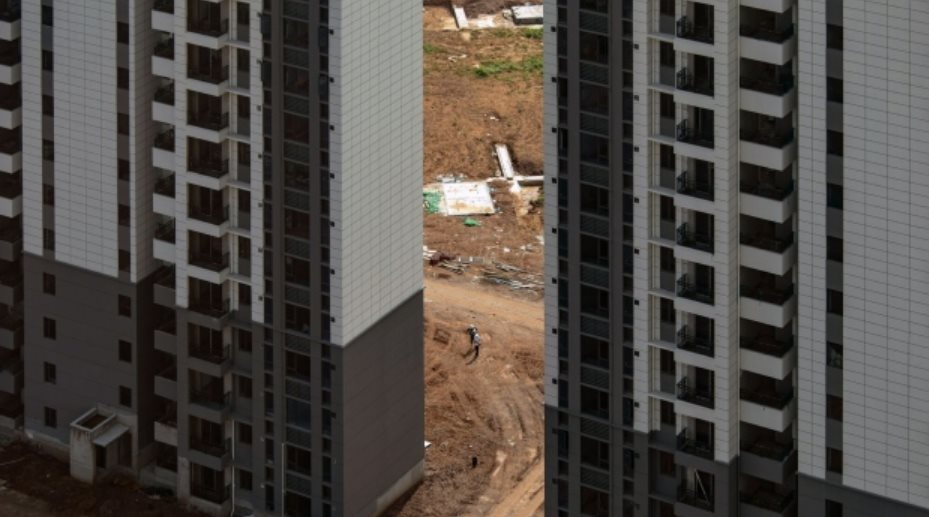 Trung Quốc gấp rút bổ sung 446 tỷ USD để chấm dứt khó khăn ngành bất động sản - Ảnh 1.
