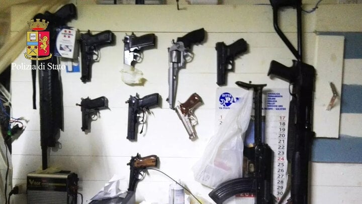 Tập đoàn tội phạm bí ẩn nhất thế giới, kiếm lợi hàng năm bằng tổng GDP 3 nước - Ảnh 4.