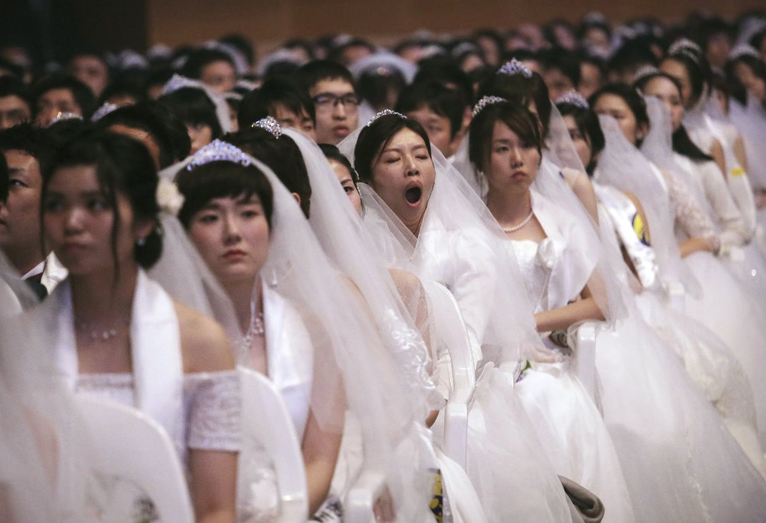 Trung Quốc hối thúc những người sinh năm 2000 nhanh chóng kết hôn - Ảnh 3.