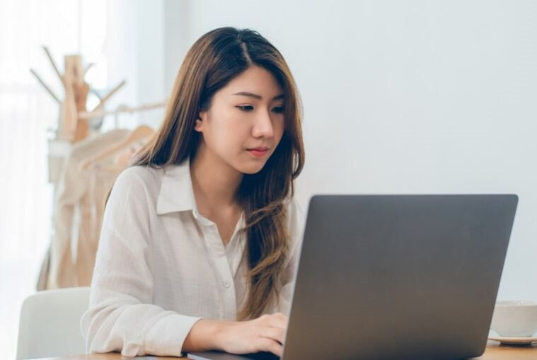 Hối hận muộn màng của cô gái theo phong trào ‘nghỉ hưu sớm’: Tôi bỏ lỡ bao nhiêu thứ chỉ vì muốn tiết kiệm hơn 2 triệu đồng - Ảnh 1. Hối hận muộn màng của cô gái theo phong trào ‘nghỉ hưu sớm’: Tôi bỏ lỡ bao nhiêu thứ chỉ vì muốn tiết kiệm hơn 2 triệu đồng - Ảnh 1.