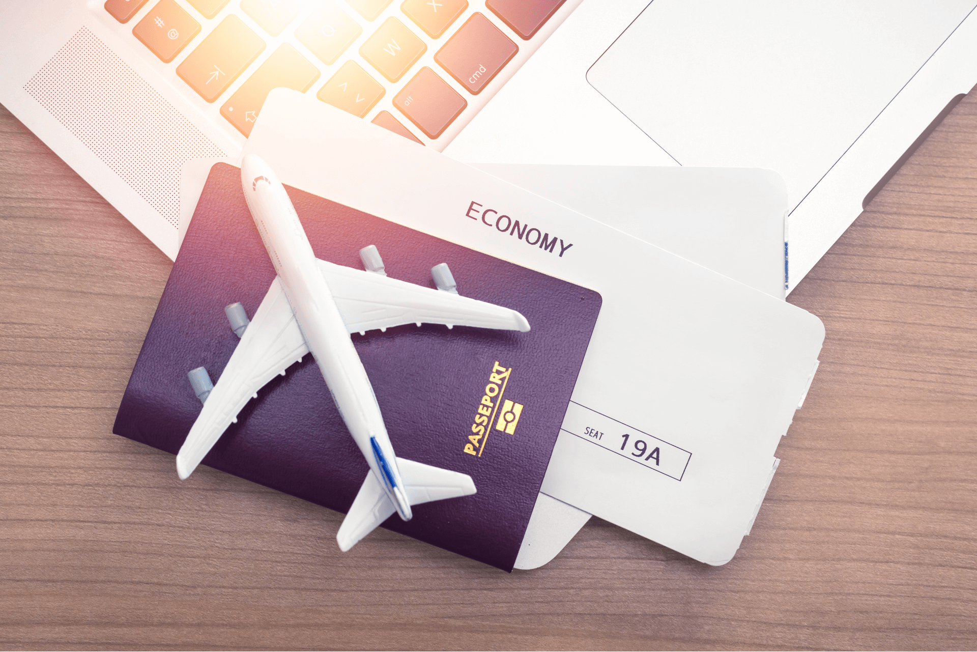 Tất cả các chi phí phát sinh tiềm ẩn khi đi máy bay và cách tránh chúng - Ảnh 1. Tất cả các chi phí phát sinh tiềm ẩn khi đi máy bay và cách tránh chúng - Ảnh 1.