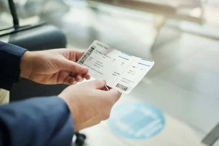 Tất cả các chi phí phát sinh tiềm ẩn khi đi máy bay và cách tránh chúng - Ảnh 3. Tất cả các chi phí phát sinh tiềm ẩn khi đi máy bay và cách tránh chúng - Ảnh 3.