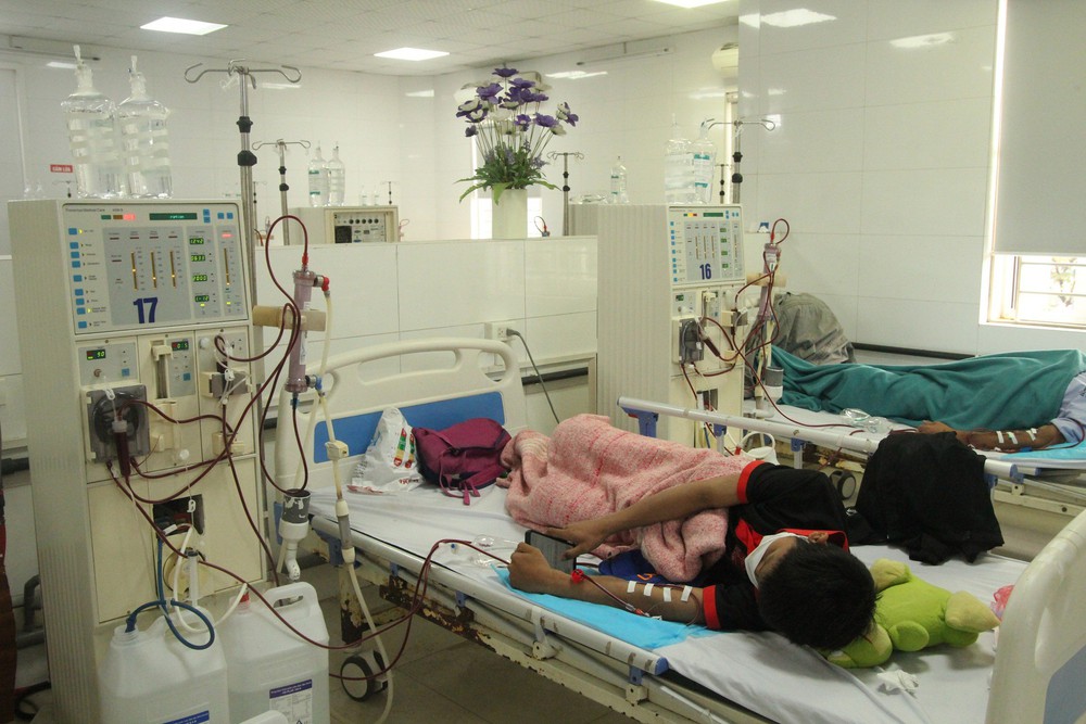 19 tuổi nhưng đã suy thận giai đoạn cuối 10 năm: Chỉ 'quên' 1 điều mà khiến thận xuống cấp nhanh chóng - Ảnh 1. 19 tuổi nhưng đã suy thận giai đoạn cuối 10 năm: Chỉ 'quên' 1 điều mà khiến thận xuống cấp nhanh chóng - Ảnh 1.