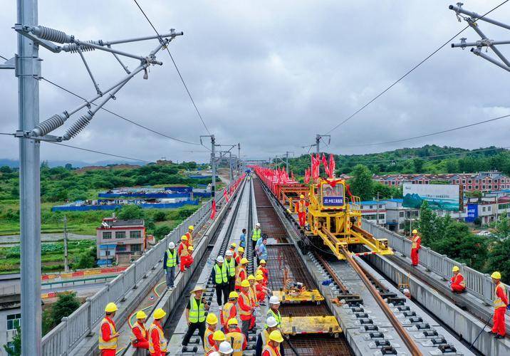 &quot;Mỗi ngày đường sắt cao tốc lỗ gần 1.400 tỷ, vì sao vẫn phải 'theo lao'?&quot; - Người Trung Quốc thắc mắc - Ảnh 3.