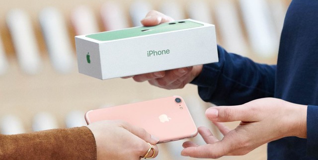 Người dùng Việt mất trắng chiếc iPhone cũ sau khi &quot;Thu cũ đổi mới&quot; trên Apple Store Online - Ảnh 1.