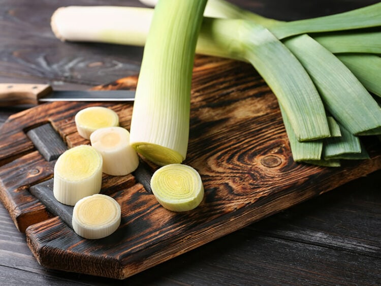 Ăn tỏi tây lâu năm nhưng bạn đã biết 6 lợi ích &quot;vàng&quot; của loại rau gia vị này?- Ảnh 2.