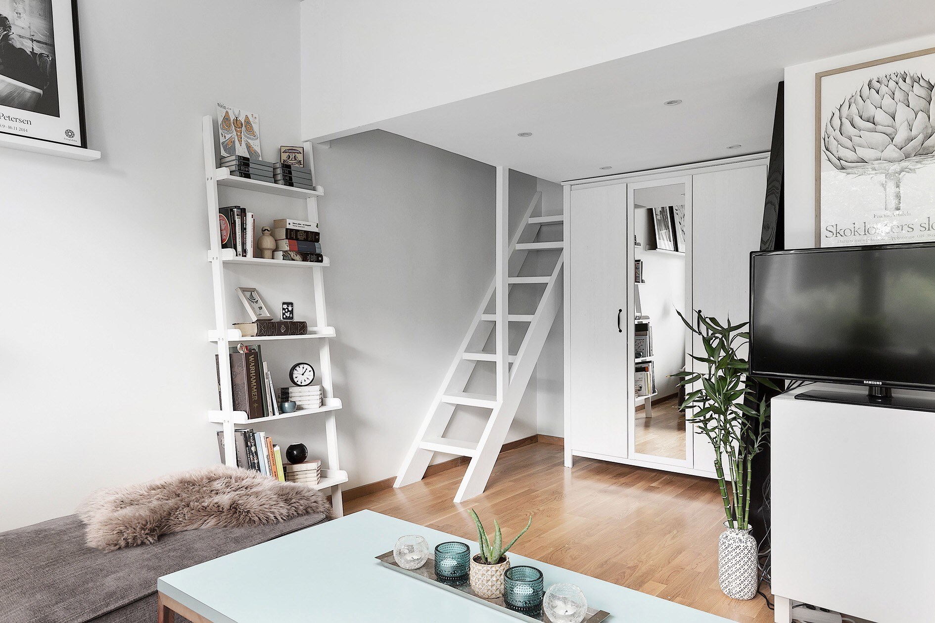 Căn hộ chỉ vỏn vẹn 40m² nhưng vẫn tạo cảm giác rộng thênh thang cho gia đình trẻ- Ảnh 1. Căn hộ chỉ vỏn vẹn 40m² nhưng vẫn tạo cảm giác rộng thênh thang cho gia đình trẻ- Ảnh 1.