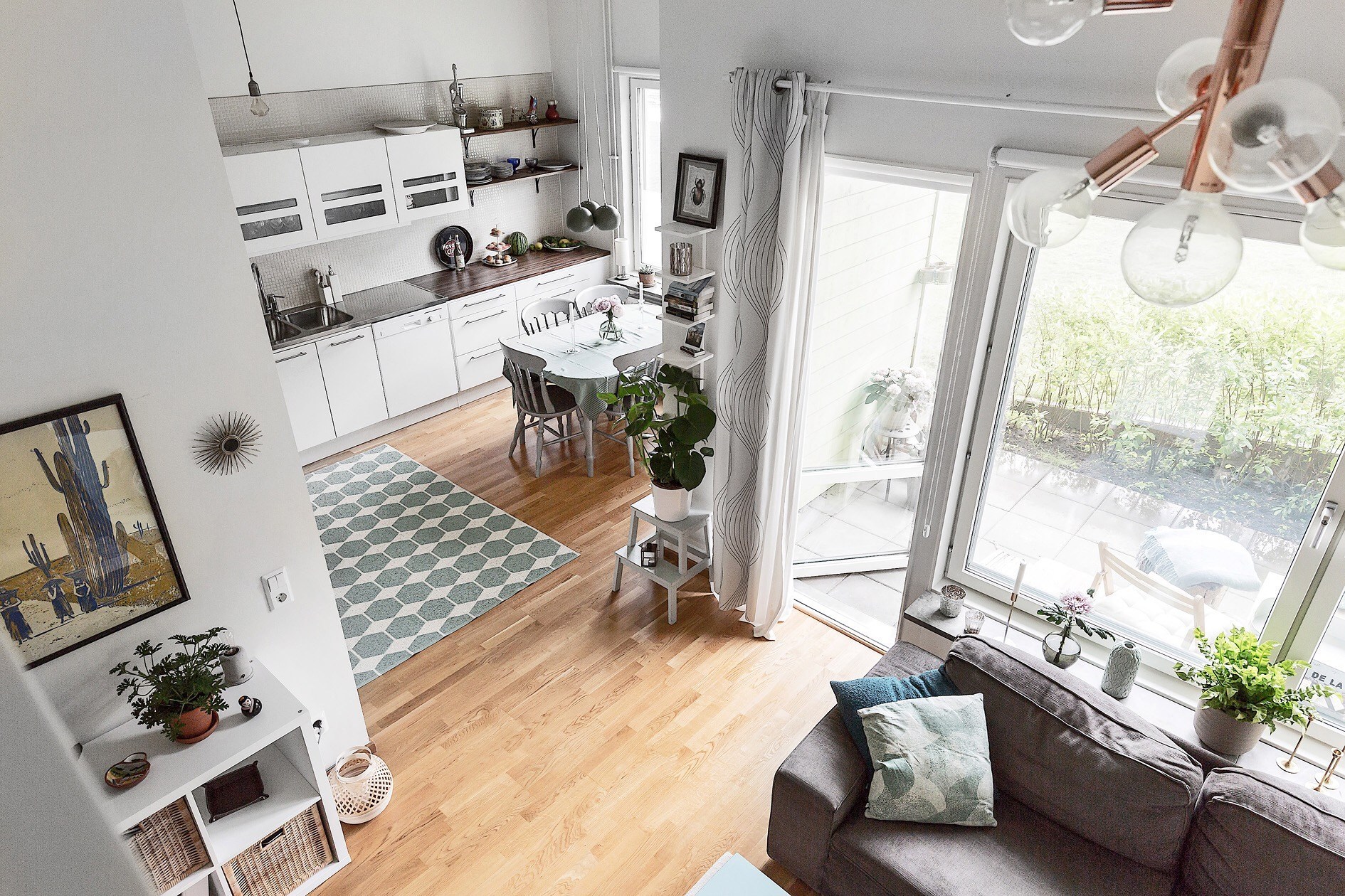 Căn hộ chỉ vỏn vẹn 40m² nhưng vẫn tạo cảm giác rộng thênh thang cho gia đình trẻ- Ảnh 3. Căn hộ chỉ vỏn vẹn 40m² nhưng vẫn tạo cảm giác rộng thênh thang cho gia đình trẻ- Ảnh 3.