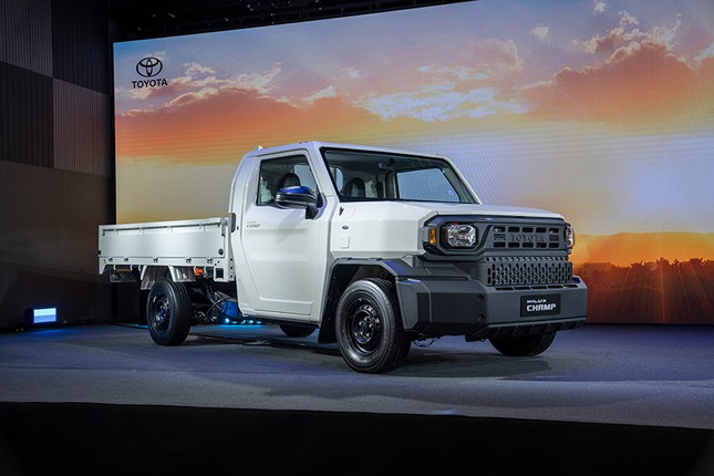 Bán tải Toyota Hilux Champ có giá từ 13.000 USD - Ảnh 1.