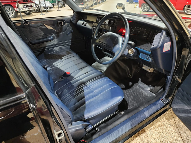 Độc lạ Toyota Crown độ của thợ Nhật: Trang trí bằng 12 con giáp, không ai dám dùng 'phụ kiện' đi kèm - Ảnh 7. Độc lạ Toyota Crown độ của thợ Nhật: Trang trí bằng 12 con giáp, không ai dám dùng 'phụ kiện' đi kèm - Ảnh 7.