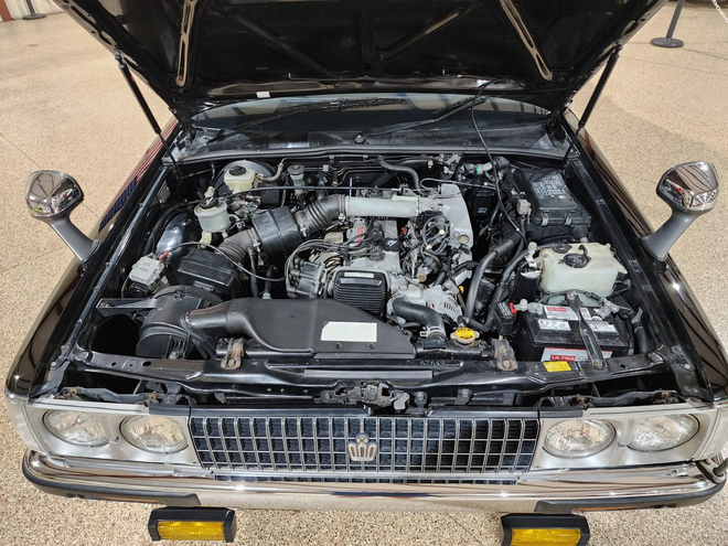 Độc lạ Toyota Crown độ của thợ Nhật: Trang trí bằng 12 con giáp, không ai dám dùng 'phụ kiện' đi kèm - Ảnh 6. Độc lạ Toyota Crown độ của thợ Nhật: Trang trí bằng 12 con giáp, không ai dám dùng 'phụ kiện' đi kèm - Ảnh 6.