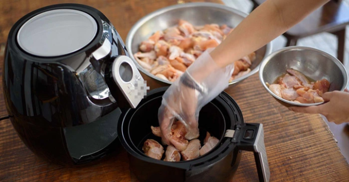 1 kiểu dùng nồi chiên không dầu có thể sản sinh ra chất gây ung thư, cẩn thận không gia đình bạn lại phạm phải - Ảnh 1.
