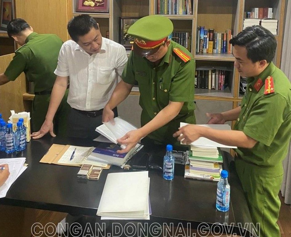 Chủ tịch LDG Nguyễn Khánh Hưng bị bắt với cáo buộc lừa dối khách hàng trong vụ 488 biệt thự xây trái phép - Ảnh 1.