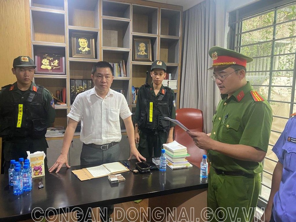 Chủ tịch LDG Nguyễn Khánh Hưng bị bắt với cáo buộc lừa dối khách hàng trong vụ 488 biệt thự xây trái phép - Ảnh 2.