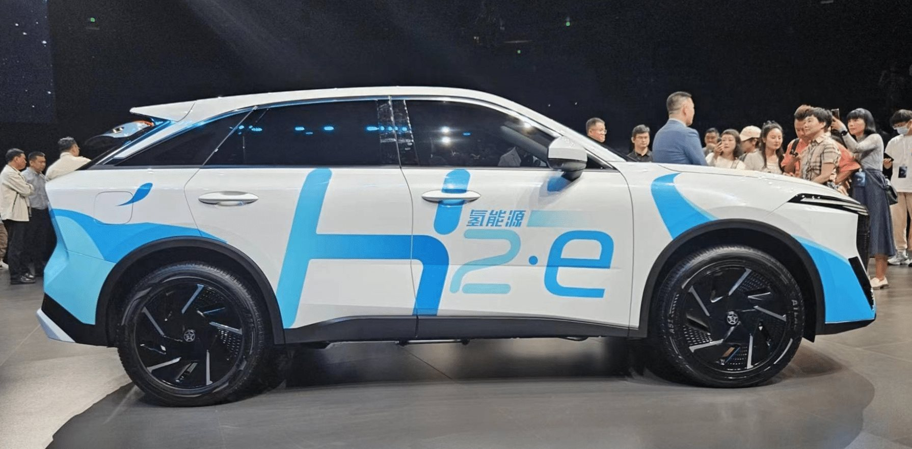 'Ông trùm' xe tải tại Việt Nam cùng Nissan ra mắt mẫu SUV cỡ C: chạy nhiên liệu hydro độc đáo, giá hơn 3 tỷ đồng - Ảnh 3.