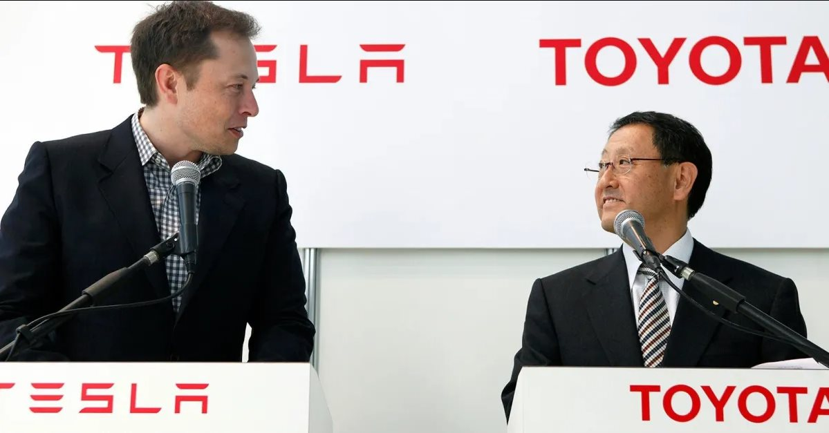 Toyota thừa nhận: Không phải cứ sản xuất được ô tô là làm được xe điện, bí quyết 50 năm bị thách thức bởi triết lý sản xuất xe như ‘làm iPhone’ của Elon Musk - Ảnh 1.