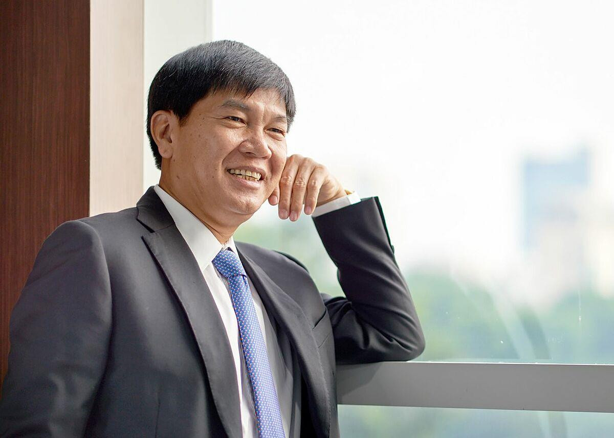 Chi gần 1.000 tỷ đồng, con trai tỷ phú Trần Đình Long hoàn tất mua gần 43 triệu cổ phiếu từ bố mẹ - Ảnh 1.