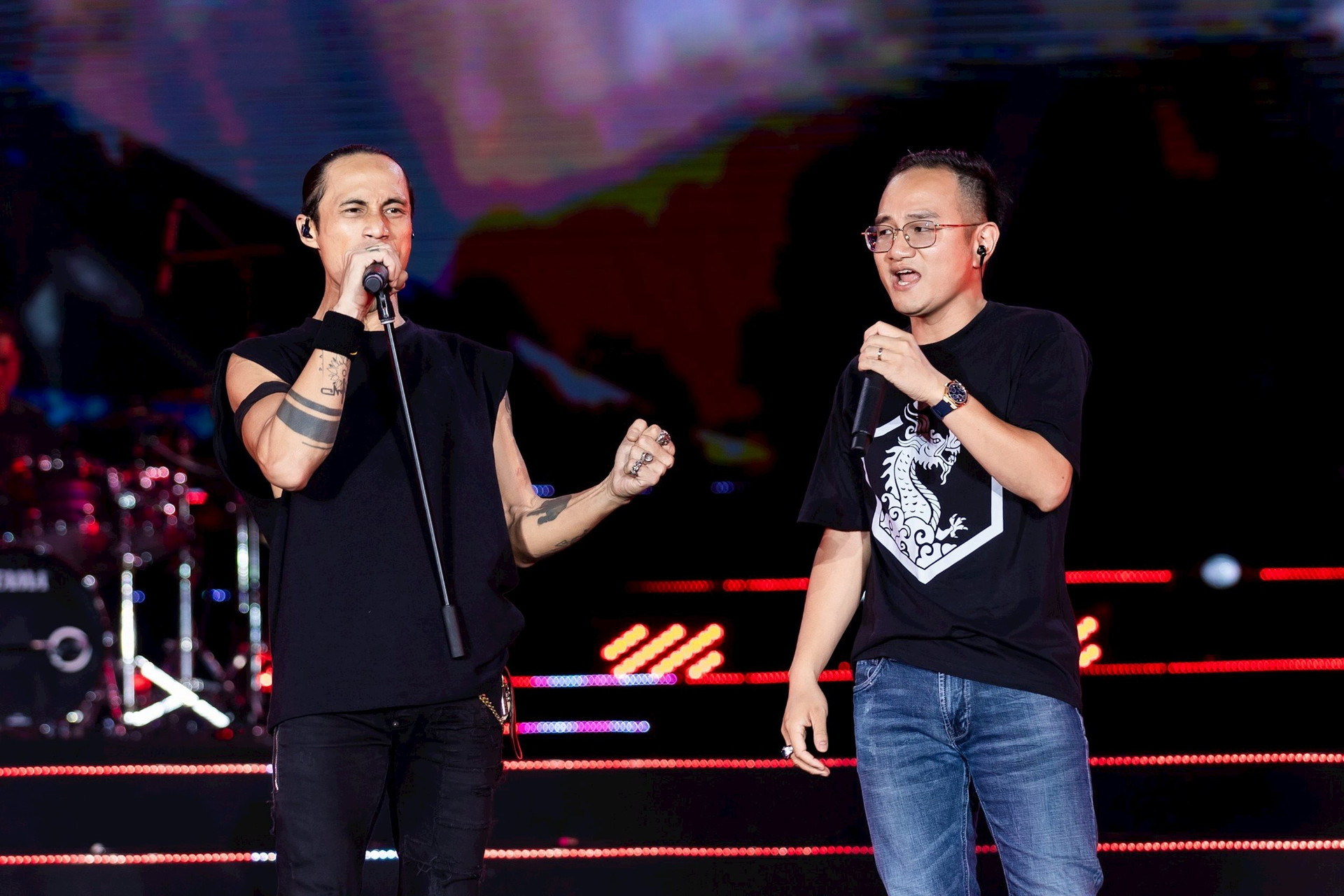 Đức Giang (DGC) 'chơi lớn' mời Hà Trần, Tùng Dương, Hoàng Thùy Linh... kỷ niệm 60 năm thành lập, CEO song ca rock cùng Phạm Anh Khoa - Ảnh 1.