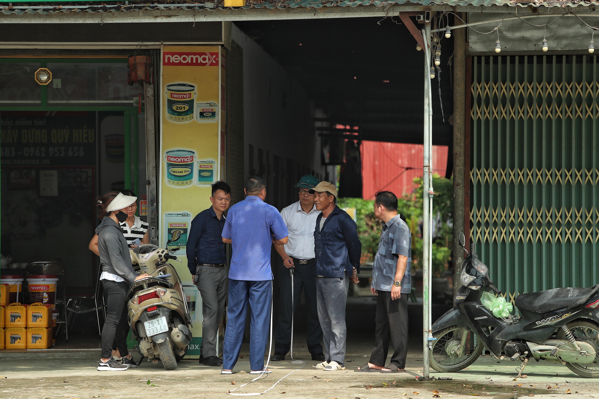 Hà Nội: Sau gần 1 năm thi công dự án nâng cấp, mở rộng Quốc lộ 6 giờ thế nào? - Ảnh 13.