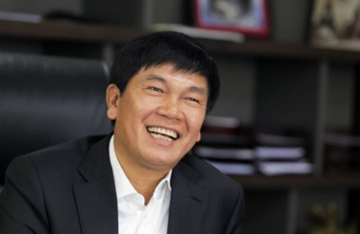 Doanh nhân 27 tuổi nhận 43 triệu cổ phiếu từ vợ chồng ông Trần Đình Long, sở hữu khối tài sản ngang ngửa Chủ tịch SSI, giàu hơn chủ tịch ACB - Ảnh 1.