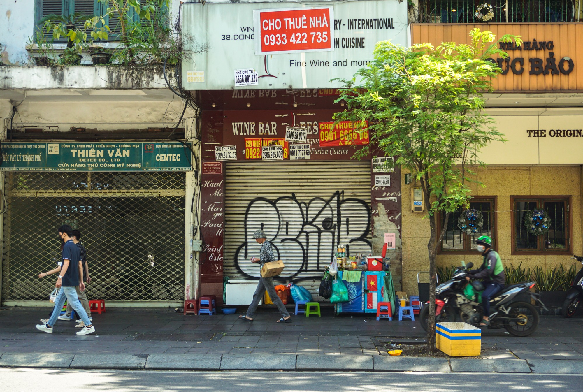 2 tuyến phố Việt có giá thuê đắt đỏ bậc nhất thế giới: Tràn ngập thời trang cao cấp, khách sạn 5 sao… - Ảnh 7.