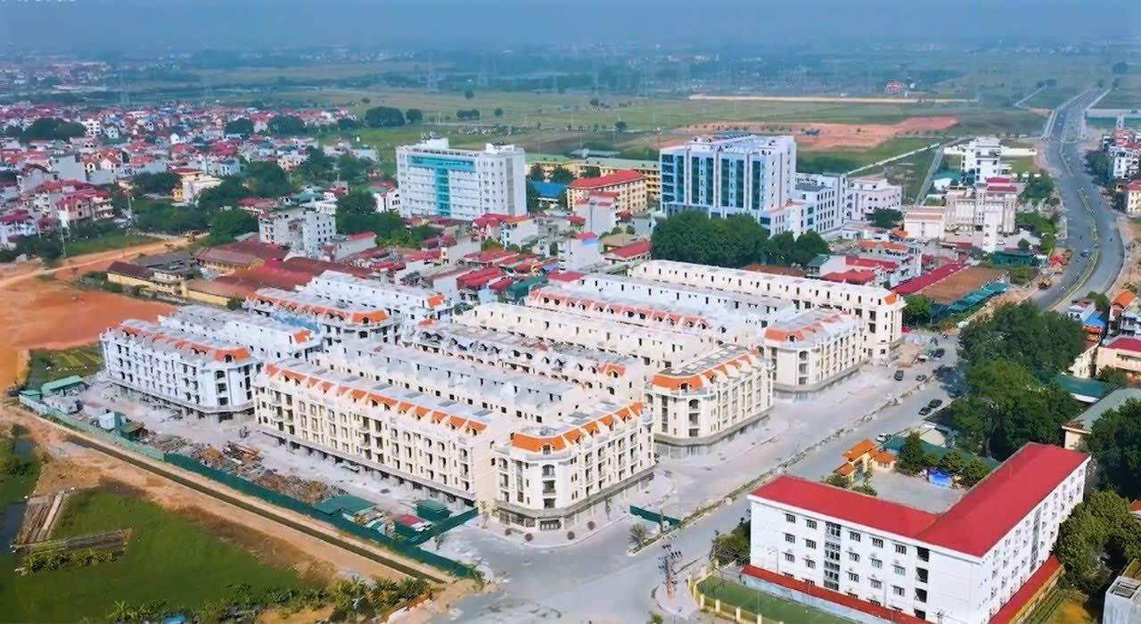 Hà Nội: Nghịch lý thị trường ảm đảm, người mua mong giá hạ, chủ đầu tư vẫn tăng giá biệt thự liên tục - Ảnh 2.