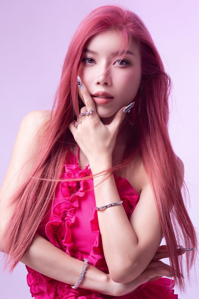 Nữ nghệ sĩ “tung chiêu” đỉnh nhất “Chị đẹp”: Xuất thân trâm anh thế phiệt, làm Chủ tịch doanh nghiệp máy in hình siêu hot trong các trung tâm thương mại - Ảnh 1.