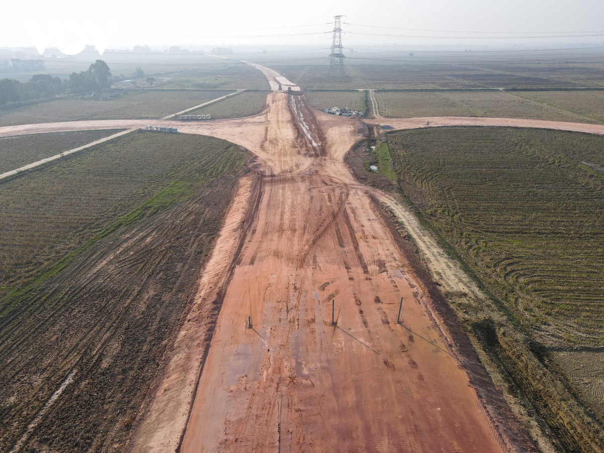 Hiện trạng cây cầu cụt trăm tỷ nối Hà Nội - Bắc Giang sắp được "hồi sinh" - Ảnh 7.