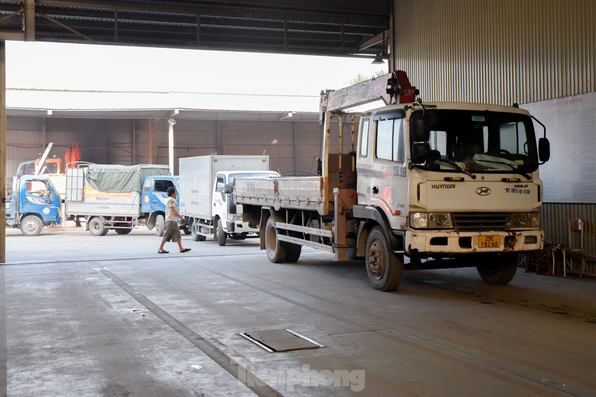 Đăng kiểm ở Hà Nội có quá tải dịp cuối năm? - Ảnh 11. Đăng kiểm ở Hà Nội có quá tải dịp cuối năm? - Ảnh 11.