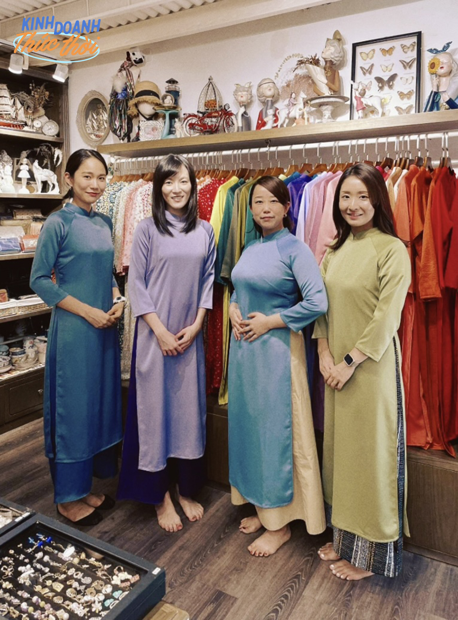 Nhiều cửa hàng may đo áo dài Tết năm nay “cháy hàng” trước dịp lễ Giáng Sinh, khách Hàn, Nhật đặt đơn liên tục - Ảnh 4.