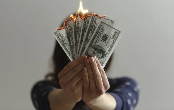 Người nông cạn đặc biệt thích ‘flex’ 3 thứ: Tưởng hãnh diện lắm hoá ra càng chứng tỏ sự tầm thường, vô dụng của bản thân!  - Ảnh 1.