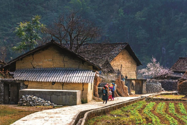 &quot;Ngôi làng địa ngục&quot; gây sốt trong phim kinh dị Việt, không phải là bối cảnh giả, điểm này cách Hà Nội gần 300km - Ảnh 9.