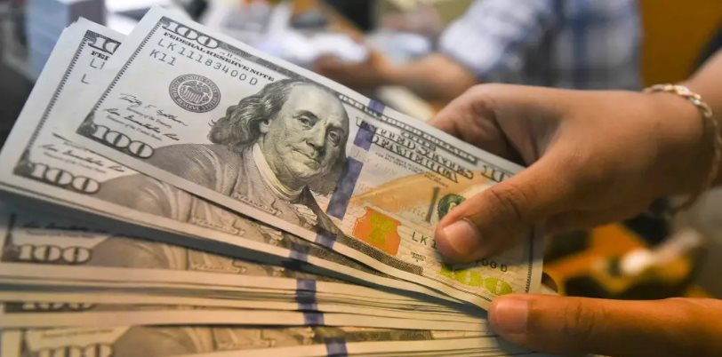 "Tiền mặt bị truất ngôi vua": Chiến lược gia dự đoán nhà đầu tư sẽ đổi USD lấy tài sản này khi lãi suất giảm - Ảnh 1.