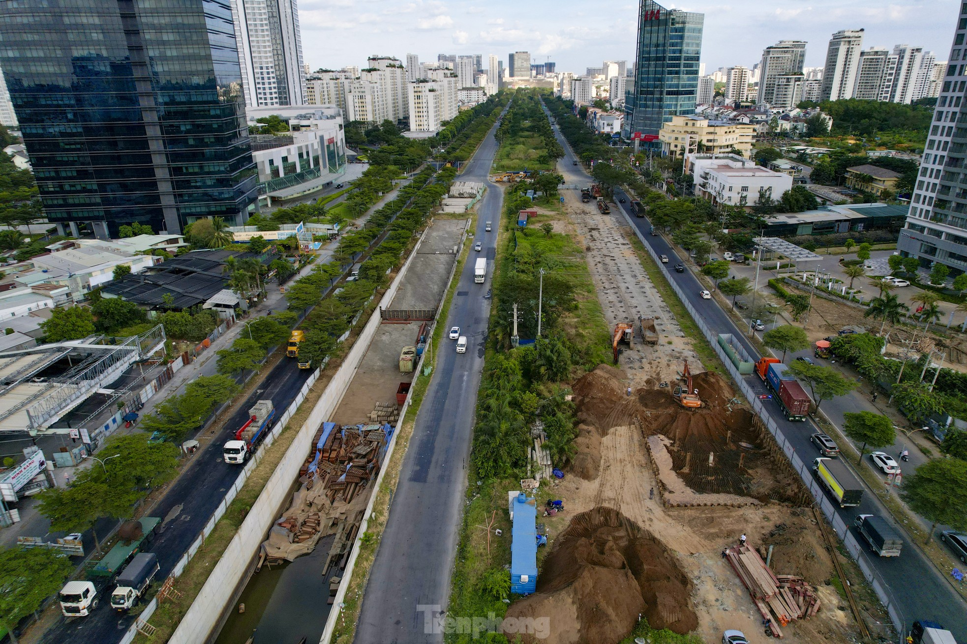 Đại lộ 'triệu đô' phía nam TPHCM bị bóp nghẹt bởi loạt công trình - Ảnh 2.