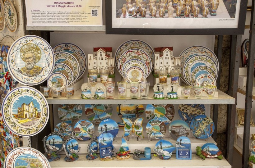 Nhân vật khởi nguồn truyền thuyết về ông già Noel - Ảnh 2.