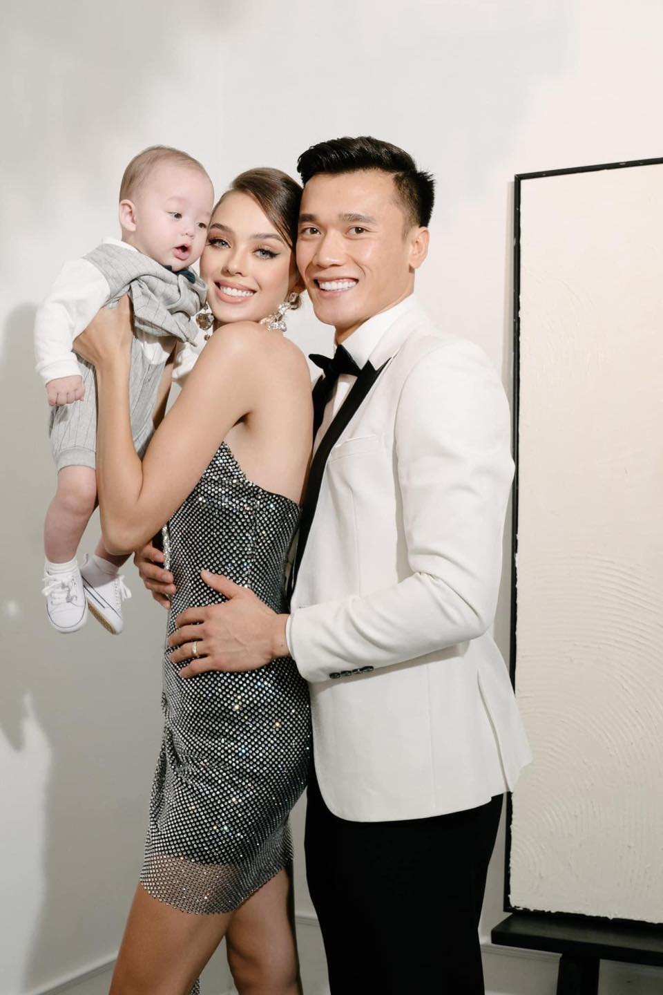 Bùi Tiến Dũng khoe căn hộ mới tặng vợ con: Sang xịn đến từng chi tiết, phòng riêng của quý tử gây chú ý- Ảnh 1. Bùi Tiến Dũng khoe căn hộ mới tặng vợ con: Sang xịn đến từng chi tiết, phòng riêng của quý tử gây chú ý- Ảnh 1.