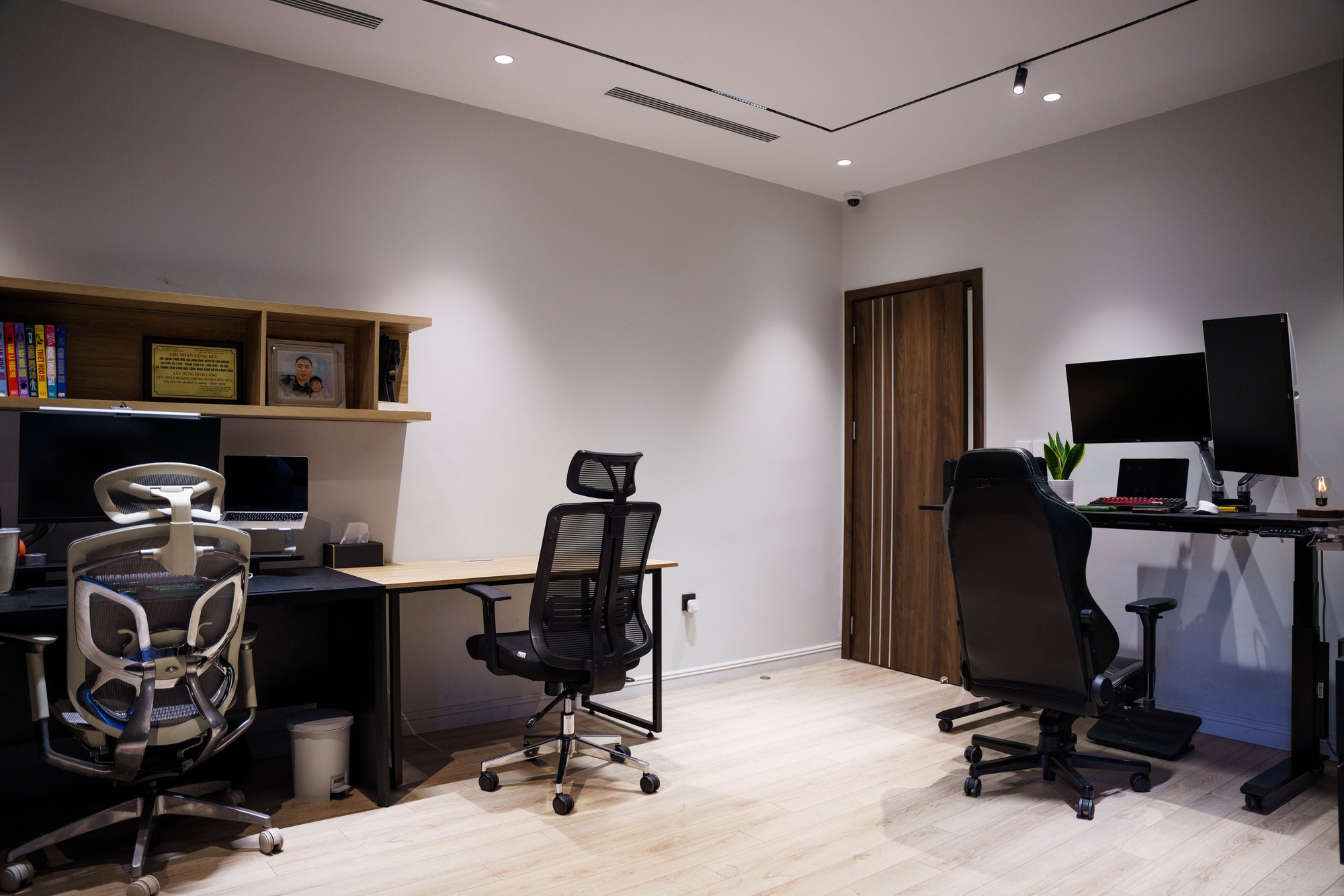 Chuyên gia LifeTech 9x chi 8 tỷ đồng làm nhà phố công nghệ "độc nhất vô nhị", cuộc sống tiện lợi chỉ bằng cái "vẫy tay" - Ảnh 12.