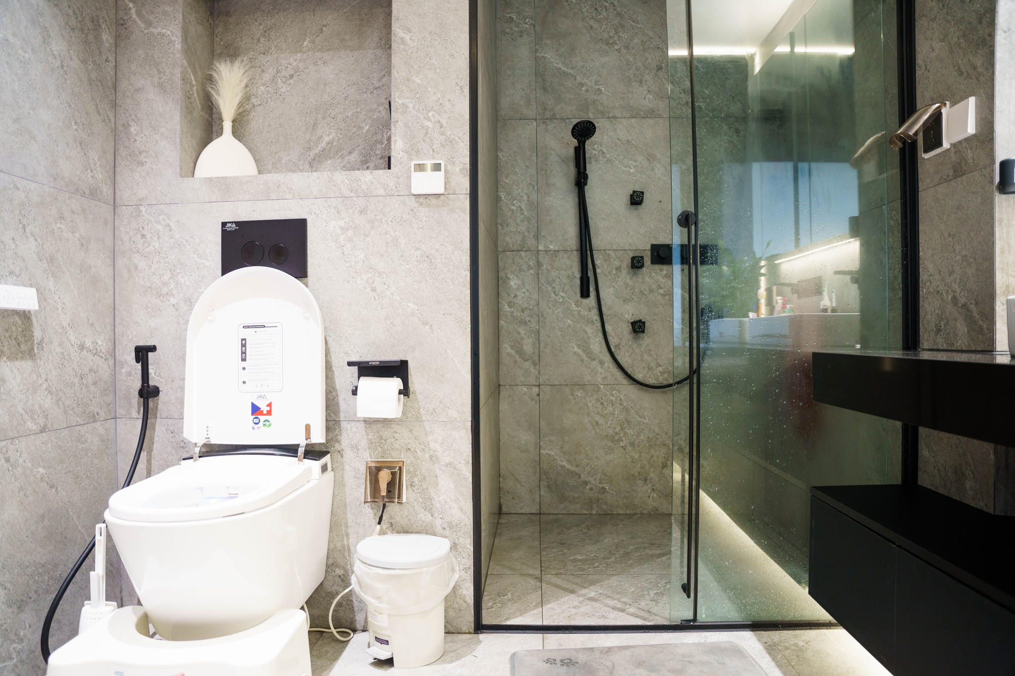 Chuyên gia LifeTech 9x chi 8 tỷ đồng làm nhà phố công nghệ "độc nhất vô nhị", cuộc sống tiện lợi chỉ bằng cái "vẫy tay" - Ảnh 14.