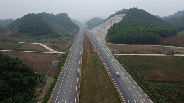 Số dự án cao tốc đạt kỷ lục trong năm 2023: Khánh thành 9 cao tốc với gần 500km - Ảnh 1. Số dự án cao tốc đạt kỷ lục trong năm 2023: Khánh thành 9 cao tốc với gần 500km - Ảnh 1.
