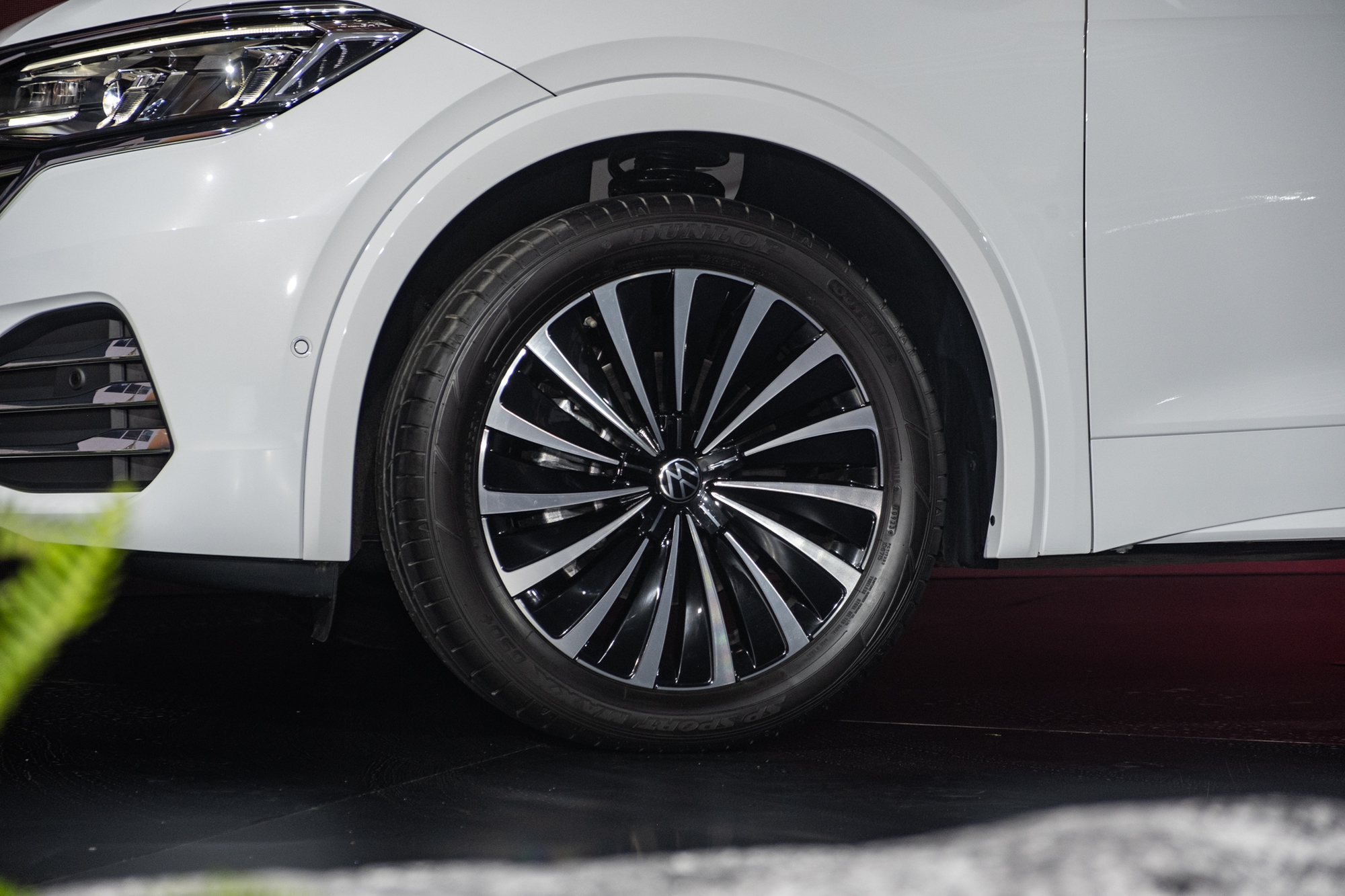 KIA CARNIVAL VÀ VOLKSWAGEN VILORAN: SO SÁNH ƯU NHƯỢC ĐIỂM VÀ CÁC THÔNG TIN CHI TIẾT NHẤT 9 dscf5130 17036687810041898316044 1703729745497 17037297456371818596543