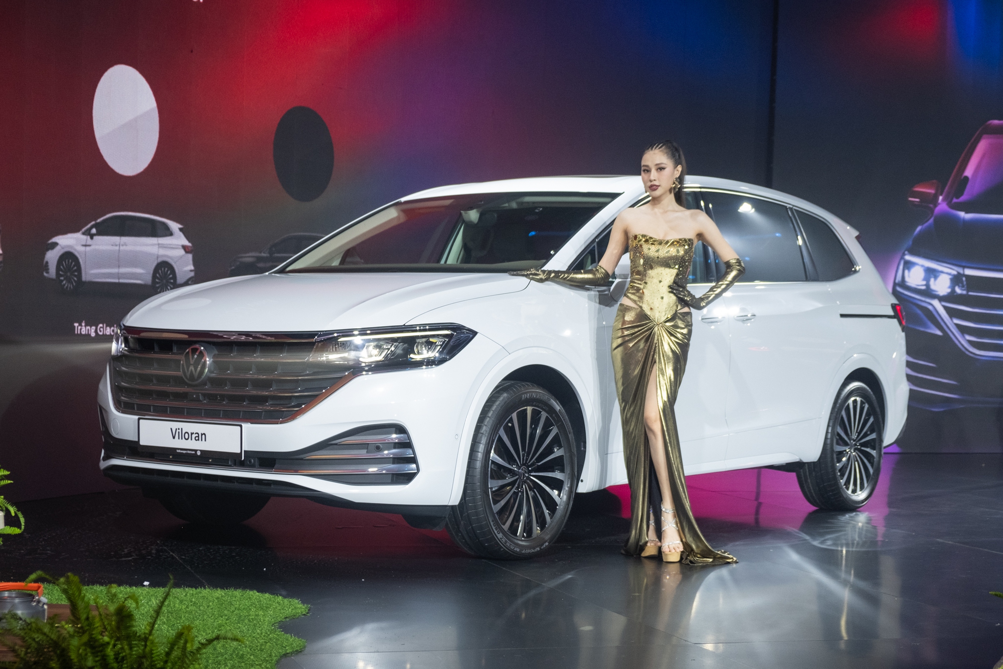 Ảnh thực tế VW Viloran Luxury vừa ra mắt VN: Đắt hơn bản thấp gần 200 triệu nhưng hàng ghế sau chuẩn thương gia - Ảnh 12.